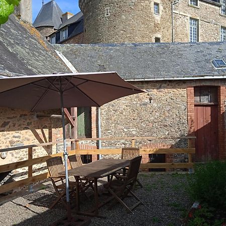 Charming Detached 2 Bedroom Ancient House In Medieval Quarter Of A Small Town In The Pays De La Loire, France Sillé-le-Guillaume Esterno foto