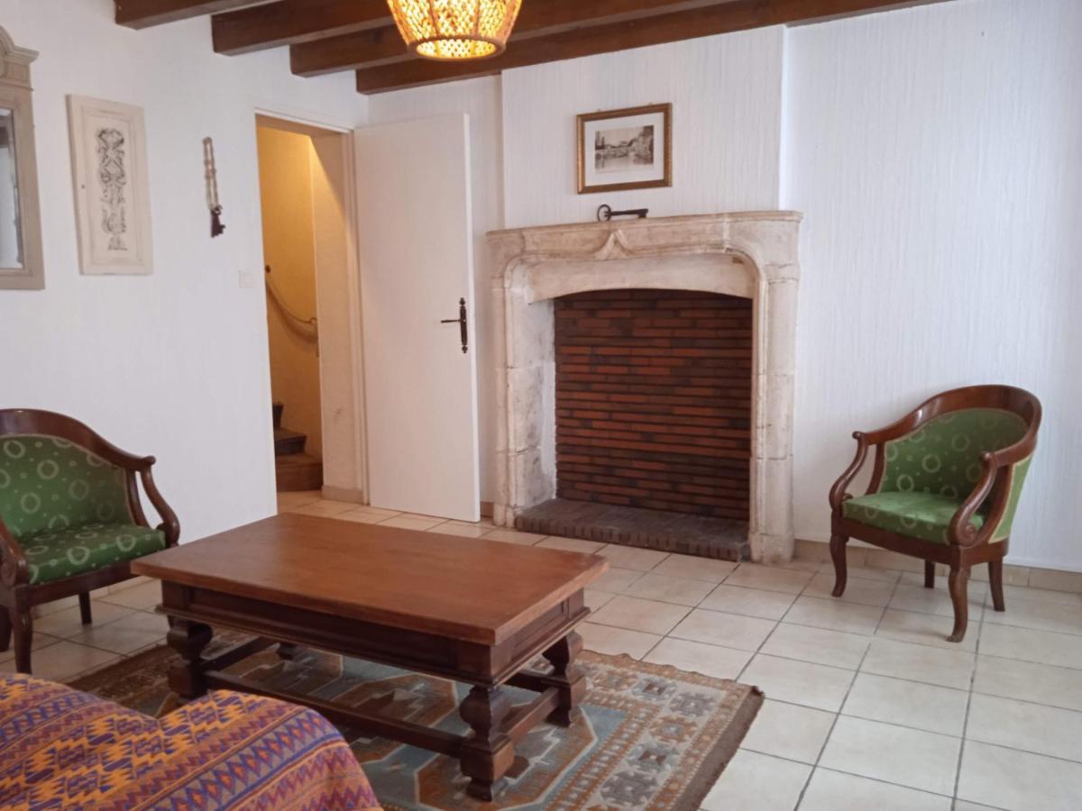 Charming Detached 2 Bedroom Ancient House In Medieval Quarter Of A Small Town In The Pays De La Loire, France Sillé-le-Guillaume Esterno foto
